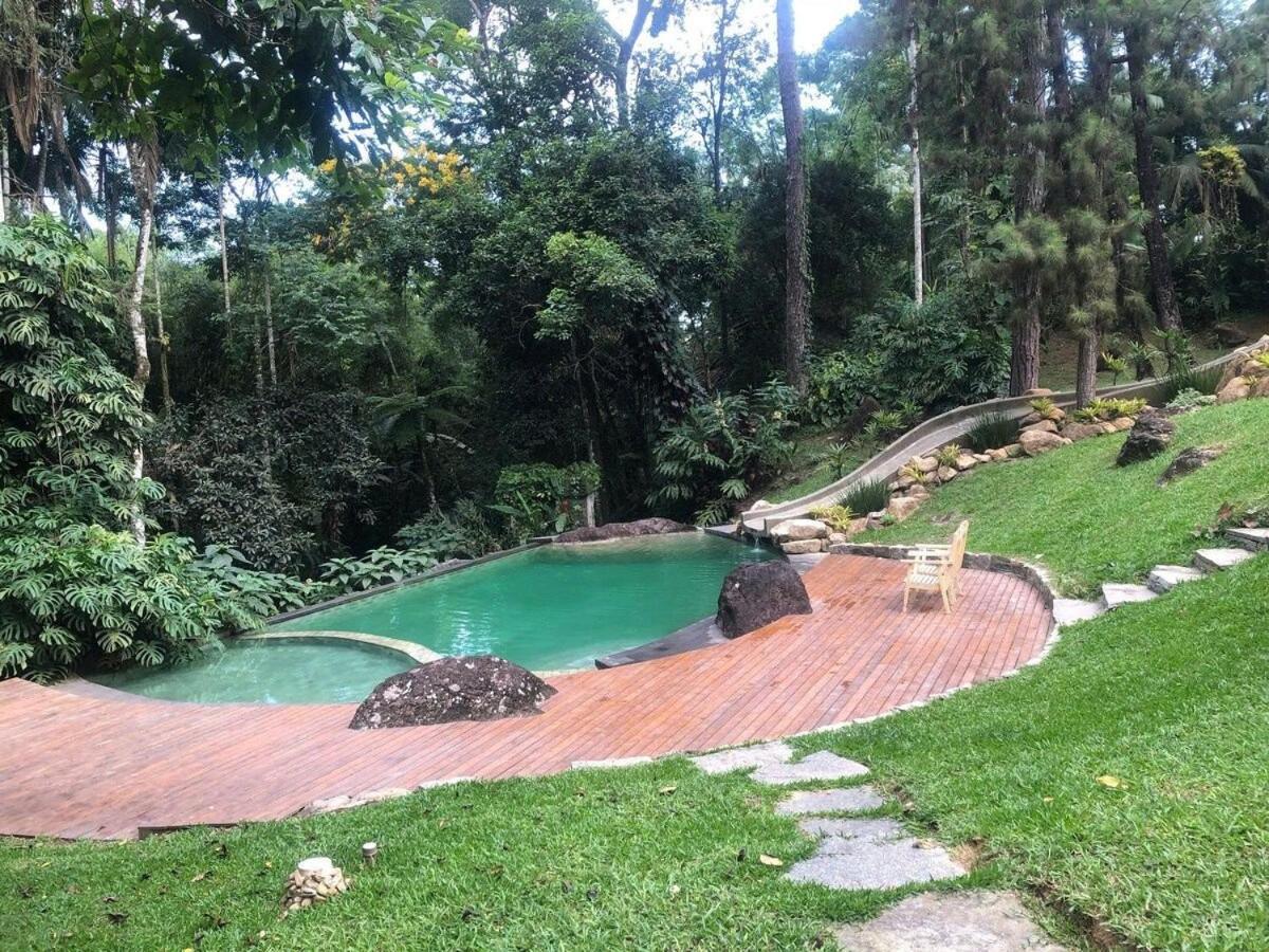 Refúgio romântico em meio à natureza Penedo  Esterno foto